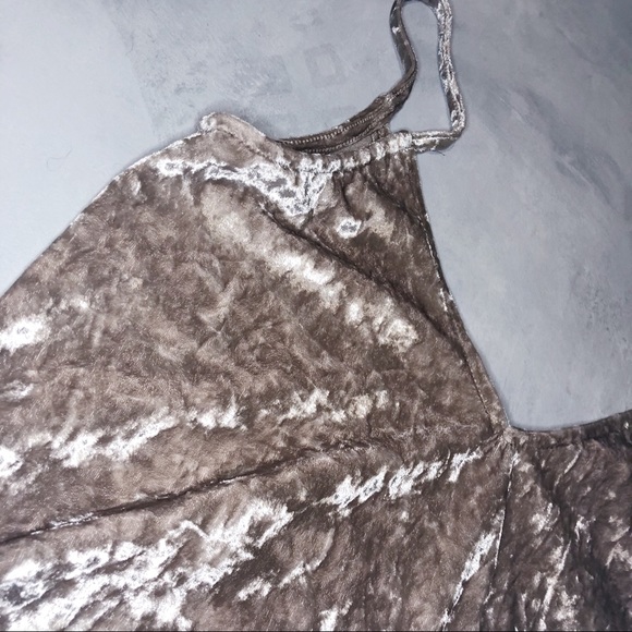 Full Tilt V Neck/Back Cream Crushed Velvet Tank - Picture 4 of 5